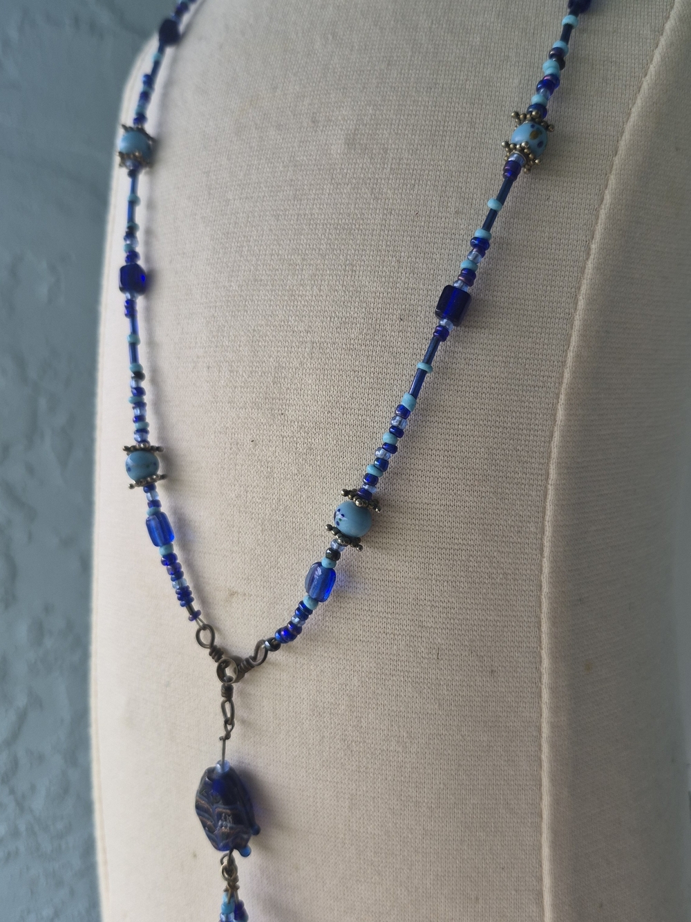 VTG Blue Beaded Long Necklace with Glass Fish Pendant
